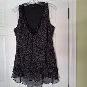Essenrials By Milano Black Sleeveless Blouse with White Dots